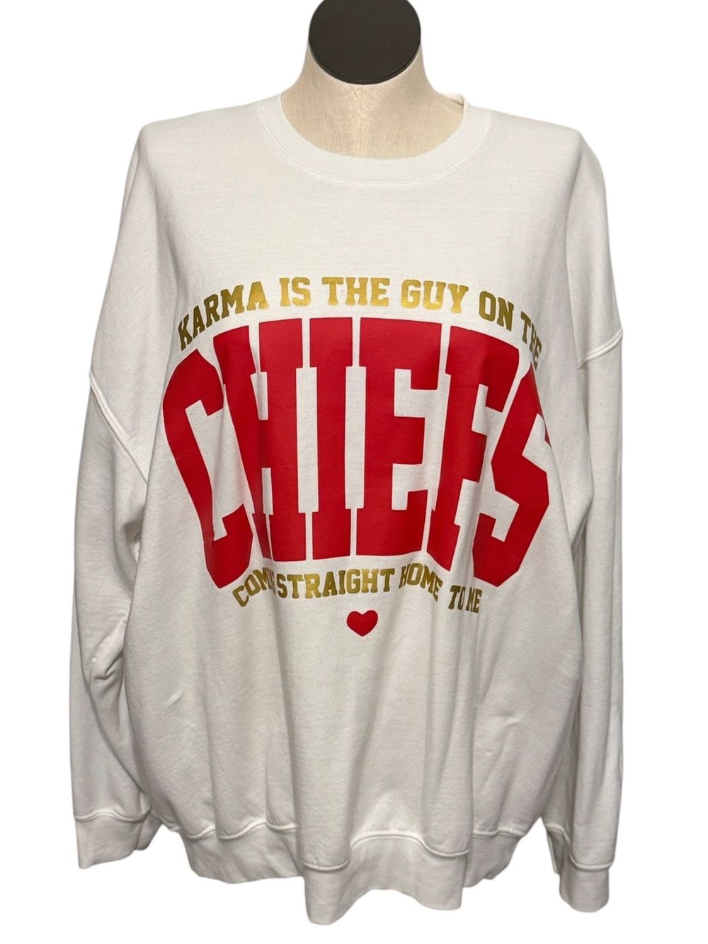 Karma Is The Guy On The Chiefs (Taylor Swift) Sweatshirt XXL